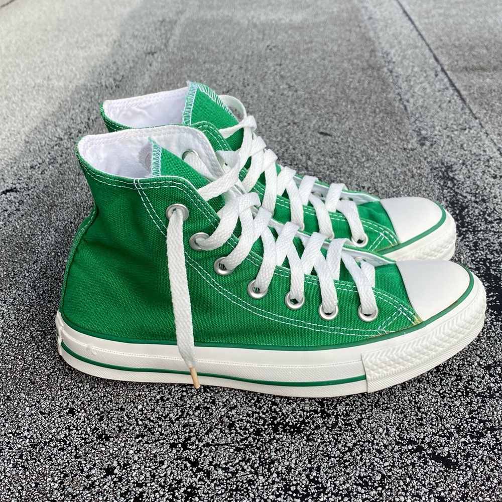 Converse Chuck Taylor Green High Top Sneakers- women’s 6- NWB